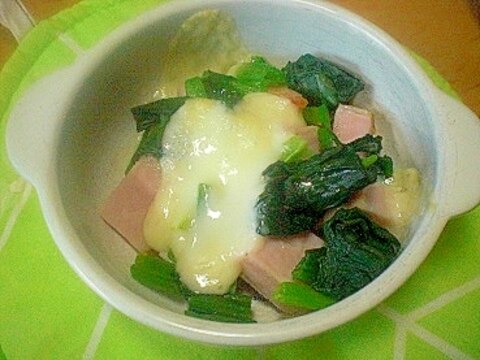 　「ロースハムとほうれん草のバターチーズ焼き」　　